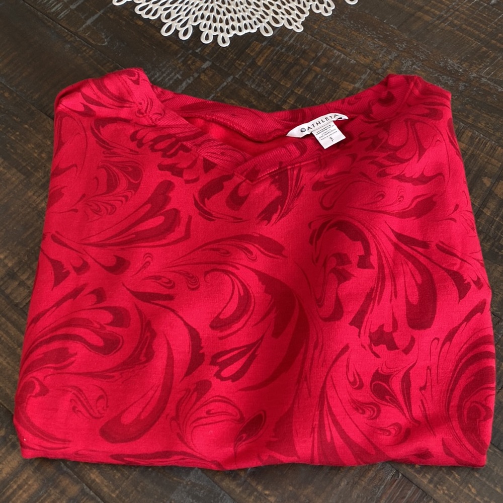🔥NWT Red Athleta Luxe V-Neck Sweatshirt! - Picture 2 of 8